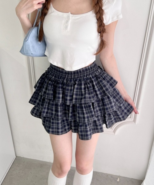 Loueme(ルエム)の「【チェック&無地】ティアードフリルミニスカート(スカート・レディース・ネイビー/ベージュ/ホワイト/アイボリー/ブラック/サックスブルー/ブラック系その他2/ブラック系その他・FREE)」の7枚目の写真