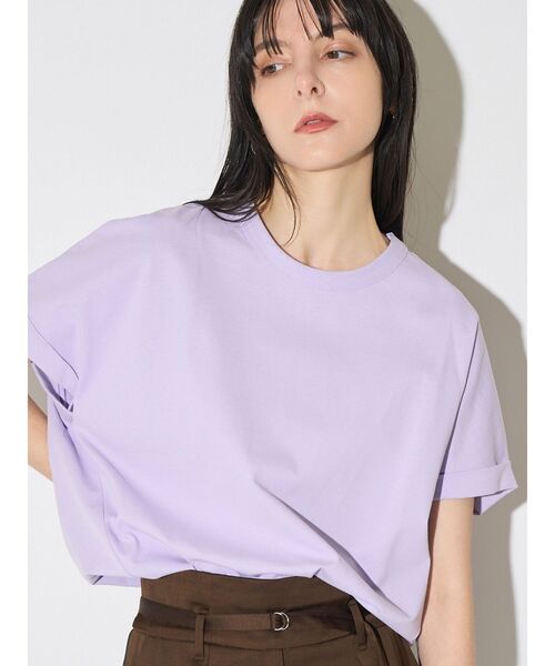ELENDEEK(エレンディーク)の「ロールアップTカットソー(Tシャツ/カットソー・レディース・チャコールグレー/オフホワイト/ラベンダー・FREE)」の5枚目の写真