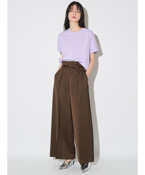 ELENDEEK(エレンディーク)の「ロールアップTカットソー(Tシャツ/カットソー・レディース・チャコールグレー/オフホワイト/ラベンダー・FREE)」の8枚目の写真