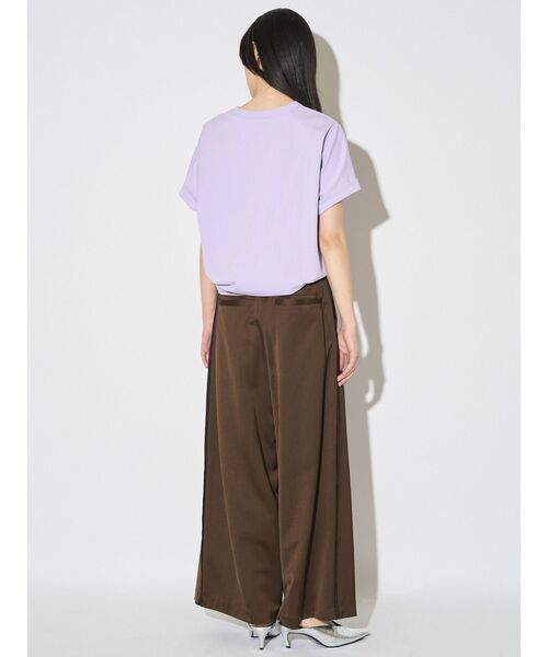 ELENDEEK(エレンディーク)の「ロールアップTカットソー(Tシャツ/カットソー・レディース・チャコールグレー/オフホワイト/ラベンダー・FREE)」の11枚目の写真