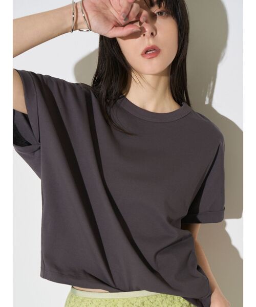 ELENDEEK（エレンディーク）の「ロールアップTカットソー（Tシャツ/カットソー・レディース・チャコールグレー/オフホワイト/ラベンダー・FREE）」の12枚目の写真