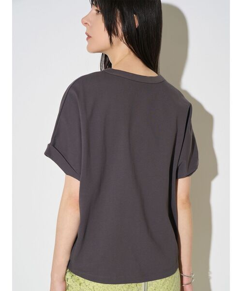 ELENDEEK（エレンディーク）の「ロールアップTカットソー（Tシャツ/カットソー・レディース・チャコールグレー/オフホワイト/ラベンダー・FREE）」の14枚目の写真