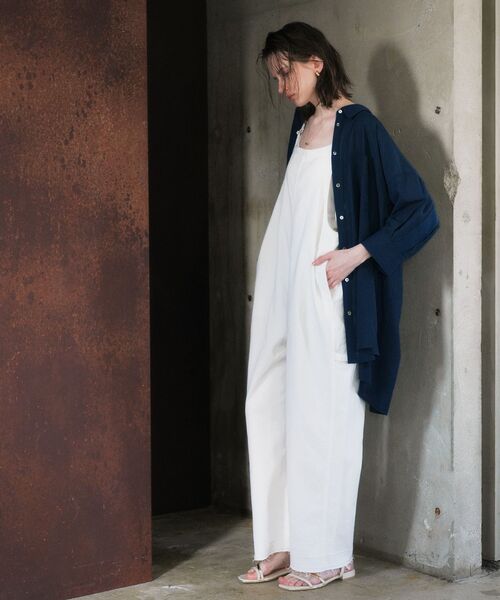 Editt by YECCA VECCA(エディットバイイェッカヴェッカ)の「綿麻ツイルサロペット(サロペット/オーバーオール・レディース・オフホワイト・FREE)」の2枚目の写真
