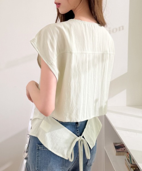 Ada.(エイダ)の「フロントボタン シンプル フレンチスリーブ Vネック ブラウス(シャツ/ブラウス・レディース・イエロー/ホワイト/グリーン・FREE)」の8枚目の写真