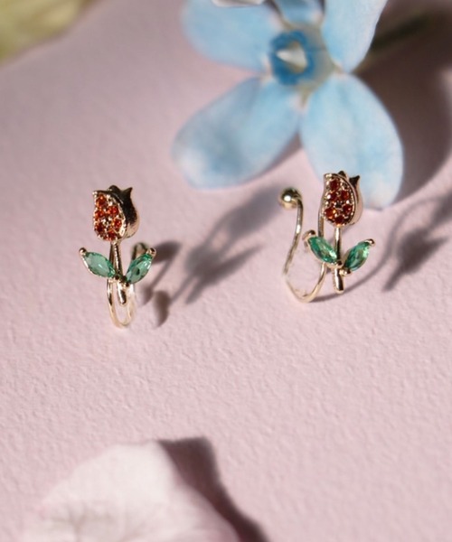 Zoule(ゾーラ)の「Zoule ゾーラ:FLOWER LETTER SERIES jewel flower letter1 花言葉 チューリップ スズラン イヤリング(イヤリング・レディース・ホワイト/レッド・FREE)」の1枚目の写真