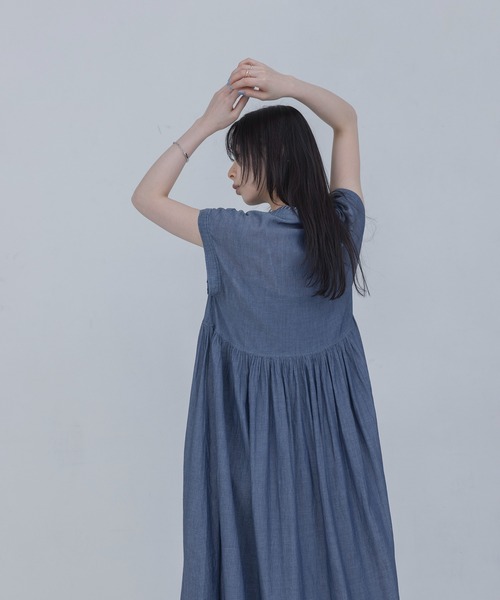 Eimee Law（エイミーロウ）の「シアーデニム ピンタックワンピース（ワンピース・レディース・ブルー/インディゴブルー・FREE）」の8枚目の写真