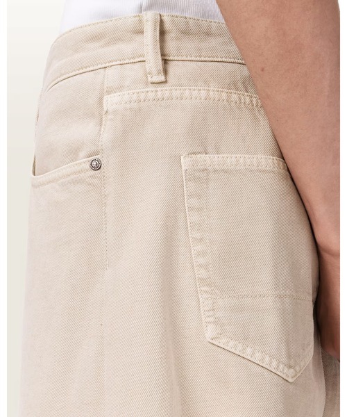 ALLSAINTS(オールセインツ)の「ORBIT BARREL LEG DENIM JEANS | ORBIT バレル レッグ デニム ジーンズ(デニムパンツ・メンズ・ホワイト系その他・30/31/32/28)」の5枚目の写真