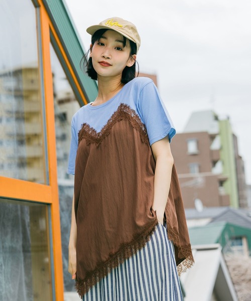 niko and...(ニコアンド)の「トリムレースドッキングTシャツ(Tシャツ/カットソー・レディース・ブラウン/クリーム/ブラック・FREE)」の2枚目の写真