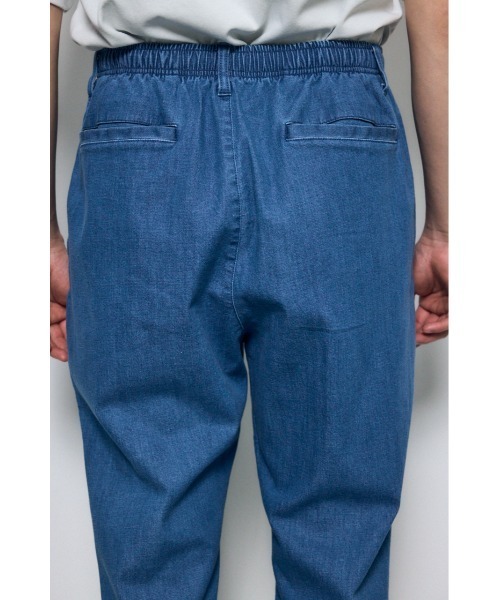 AZUL by moussy(アズールバイマウジー)の「COOL MAX デニムスラックス(スラックス・メンズ・ワンウォッシュ/ライトブルー・SMALL/MEDIUM/LARGE)」の20枚目の写真