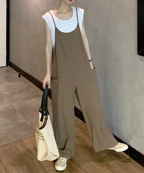 mielu(ミエル)の「ワイドキャミサロペット(サロペット/オーバーオール・レディース・ベージュ/ブラック・LARGE/MEDIUM)」の2枚目の写真