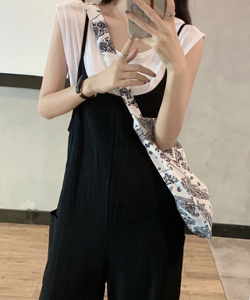mielu(ミエル)の「ワイドキャミサロペット(サロペット/オーバーオール・レディース・ベージュ/ブラック・LARGE/MEDIUM)」の8枚目の写真