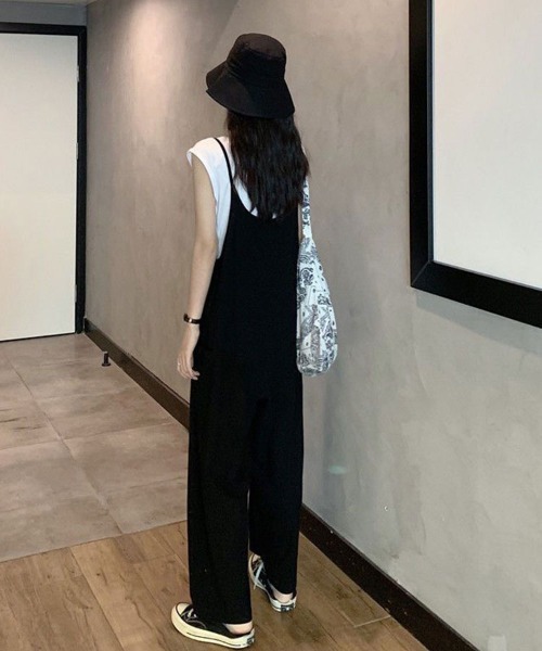 mielu(ミエル)の「ワイドキャミサロペット(サロペット/オーバーオール・レディース・ベージュ/ブラック・LARGE/MEDIUM)」の6枚目の写真
