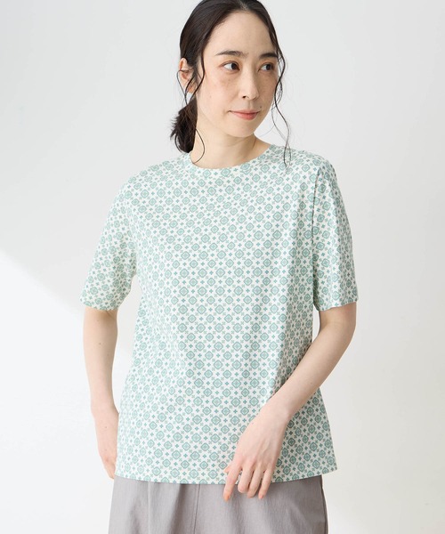 DECOY SINCE 1981(デコイシンスイチキュウハチイチ)の「【ひやさらコットン】小紋柄プリントTシャツ【綿100%・接触冷感・UVカット】(Tシャツ/カットソー・レディース・オレンジ/ネイビー/グリーン・M/L/LL)」の2枚目の写真