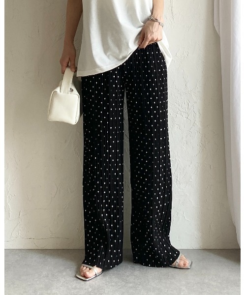 She's Closet(シーズクローゼット)の「接触冷感 クールタッチ 無地 水玉 セミワイド ストレート ロング プリーツパンツ(その他パンツ・レディース・ドット/グレイッシュベージュ/ブラック・M/L)」の13枚目の写真