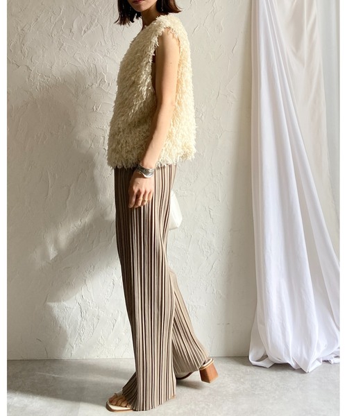 She's Closet(シーズクローゼット)の「接触冷感 クールタッチ 無地 水玉 セミワイド ストレート ロング プリーツパンツ(その他パンツ・レディース・ドット/グレイッシュベージュ/ブラック・M/L)」の5枚目の写真