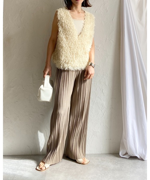 She's Closet(シーズクローゼット)の「接触冷感 クールタッチ 無地 水玉 セミワイド ストレート ロング プリーツパンツ(その他パンツ・レディース・ドット/グレイッシュベージュ/ブラック・M/L)」の6枚目の写真