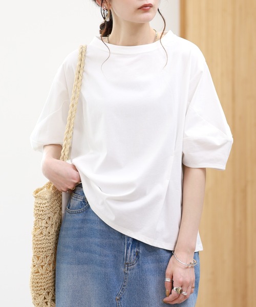 EGLANTINE(エグランティーヌ)の「EGLANTINE 接触冷感 バルーンスリーブカットソー 半端袖(Tシャツ/カットソー・レディース・ブラウン系/ブラック×ホワイト/オフホワイト/ネイビー・38)」の1枚目の写真