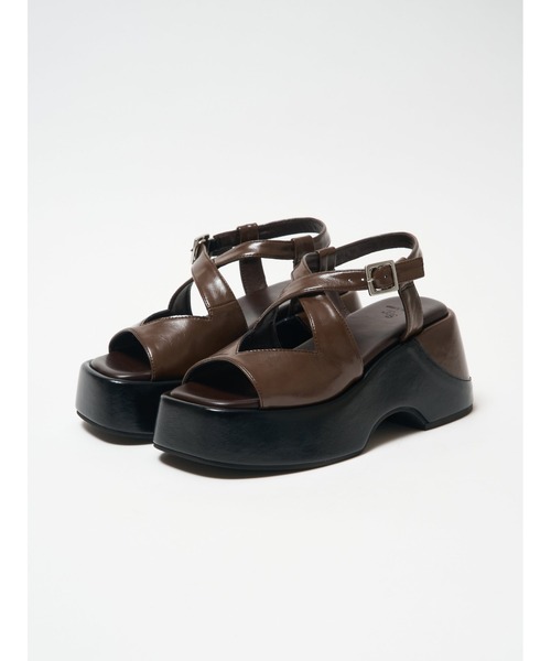 Bella lume(ベッラルーメ)の「《Bella Lume(ベッラルーメ)》厚底クロッグサンダル(サンダル・レディース・ブラウン・SMALL/MEDIUM/LARGE)」の1枚目の写真