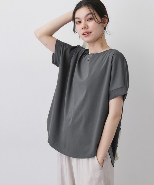 Dessin(デッサン)の「【接触冷感/UVカット】美光沢カットソーワイドシルエット(Tシャツ/カットソー・レディース・ライトイエロー系/チャコールグレー/ブラック/ホワイト系・01/02/03)」の3枚目の写真