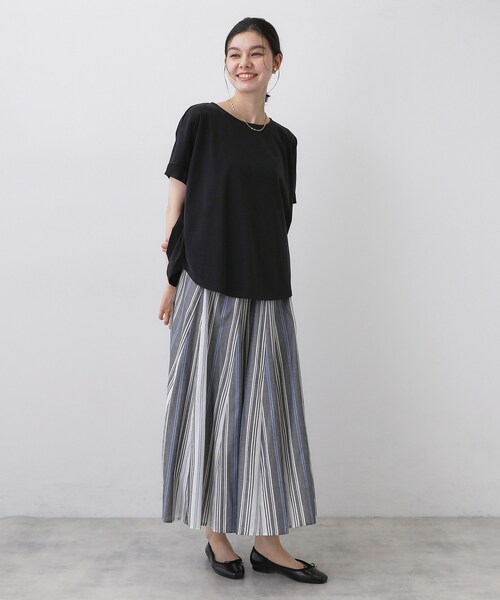 Dessin(デッサン)の「【接触冷感/UVカット】美光沢カットソーワイドシルエット(Tシャツ/カットソー・レディース・ライトイエロー系/チャコールグレー/ブラック/ホワイト系・01/02/03)」の8枚目の写真