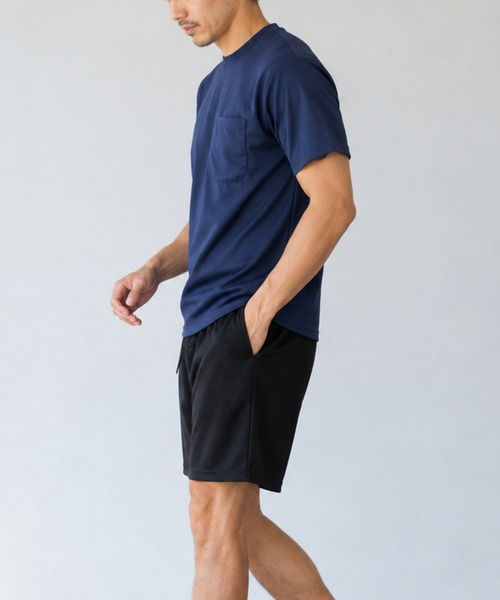 Karlas(カルラス)の「メンズ上下セット 胸ポケット付半袖Tシャツ ハーフパンツ 接触冷感 吸水速乾 ハニカムメッシュ(セットアップ・メンズ・カーキ/ネイビー/チャコール・LL/L/M)」の1枚目の写真