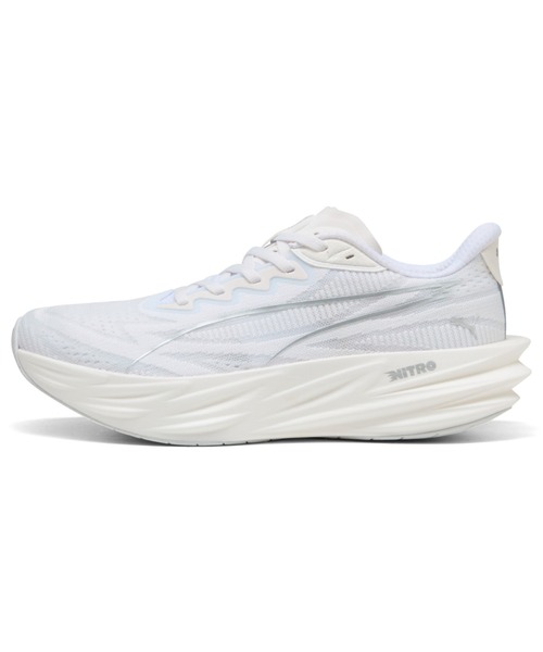PUMA(プーマ)の「PUMA プーマ ウィメンズ ディヴィエイト ピュア ニトロ ランニングシューズ(スニーカー・レディース・レッド/ホワイト/ラベンダー/ブラック×シルバー/オフホワイト・25.0cm/24.5cm/23.5cm/24.0cm/22.5cm/23.0cm)」の1枚目の写真