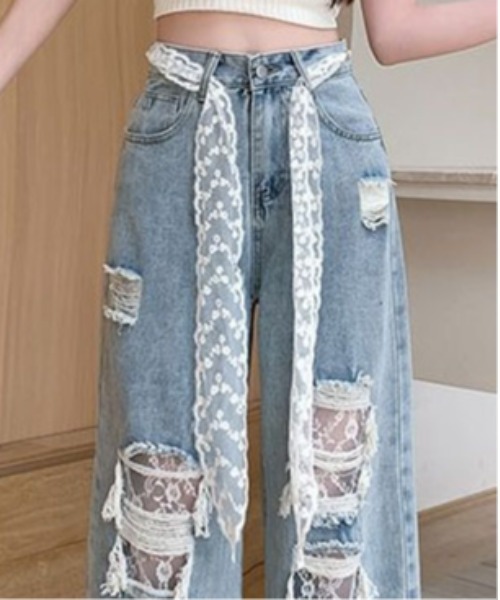&soiree(アンドソワレ)の「レースレイヤードクラッシュデニムワイドパンツ(デニムパンツ・レディース・ブルー・X-LARGE/LARGE/MEDIUM/SMALL)」の4枚目の写真
