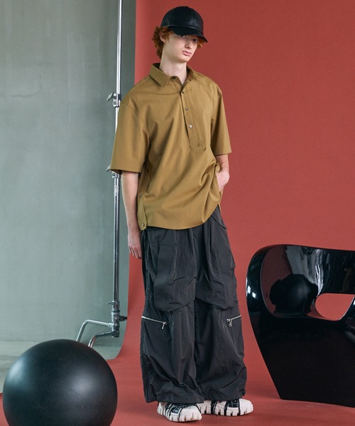 MAISON SPECIAL（メゾンスペシャル）の「《UNISEX》Asymmetric Front Prime-Over Short-sleeve Pullover Shirt/アシンメトリーフロントプライムオーバーショートスリーブプルオーバーシャツ【MAISON SPECIAL/メゾンスペシャル】（シャツ/ブラウス・メンズ・ブラック/ベージュ/ホワイト・2/1/0）」の15枚目の写真