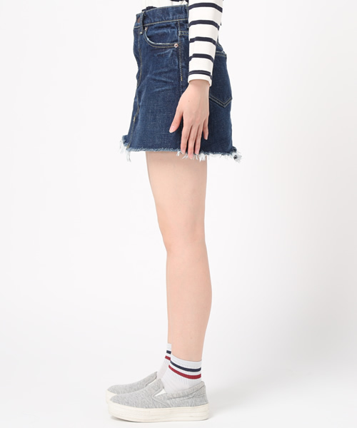 SLY（スライ）の「WILSON HIP HUNG TILT SK-A（デニムスカート・レディース・ブルー・2/1）」の9枚目の写真