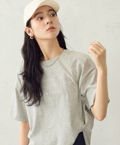 COMME CA ISM(コムサイズム)の「グリッターラメ Tシャツ(Tシャツ/カットソー・レディース・チャコール/ブラック/ホワイト/グレー・LARGE/MEDIUM)」の3枚目の写真