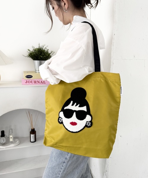HAPPY FACE(ハッピーフェイス)の「EMMA 顔相良刺?新トート YE(トートバッグ・レディース・イエロー・ONE SIZE)」の1枚目の写真