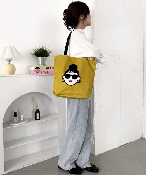 HAPPY FACE(ハッピーフェイス)の「EMMA 顔相良刺?新トート YE(トートバッグ・レディース・イエロー・ONE SIZE)」の5枚目の写真