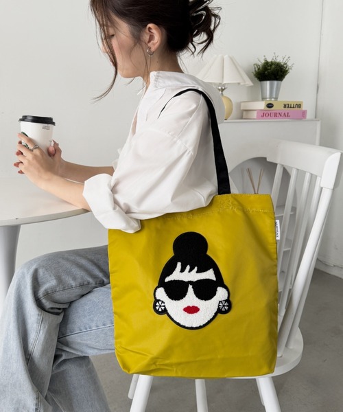 HAPPY FACE(ハッピーフェイス)の「EMMA 顔相良刺?新トート YE(トートバッグ・レディース・イエロー・ONE SIZE)」の2枚目の写真