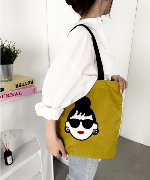 HAPPY FACE(ハッピーフェイス)の「EMMA 顔相良刺?新トート YE(トートバッグ・レディース・イエロー・ONE SIZE)」の3枚目の写真