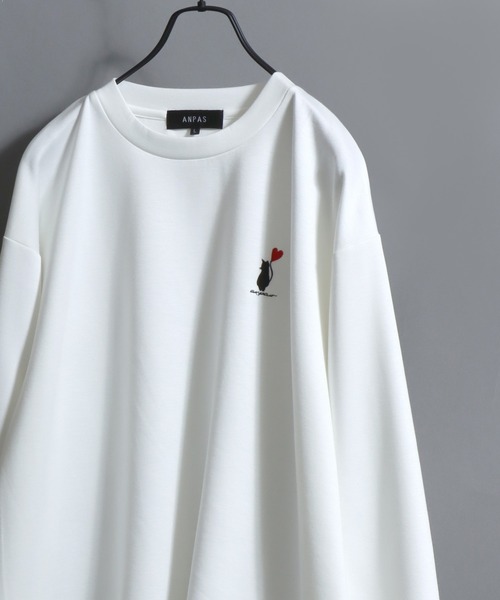 ANPAS(アンパス)の「ANPAS Exclusive Ponte Long-Sleeve Tee with Cat & Heart Embroidery / ANPAS別注 ポンチ ネコハート刺繍ロンT 長袖 ロングスリーブT ねこ 猫 カットソー レディース メンズ ユニセックス オーバーサイズ(Tシャツ/カットソー・メンズ・ホワイト系1/ブラック系1/ホワイト系2/ブラック系2/ホワイト系3/ブラック系3/ホワイト系4/ブラック系4・M/L)」の1枚目の写真