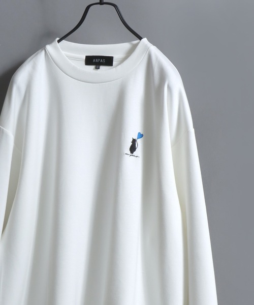 ANPAS(アンパス)の「ANPAS Exclusive Ponte Long-Sleeve Tee with Cat & Heart Embroidery / ANPAS別注 ポンチ ネコハート刺繍ロンT 長袖 ロングスリーブT ねこ 猫 カットソー レディース メンズ ユニセックス オーバーサイズ(Tシャツ/カットソー・メンズ・ホワイト系1/ブラック系1/ホワイト系2/ブラック系2/ホワイト系3/ブラック系3/ホワイト系4/ブラック系4・M/L)」の2枚目の写真