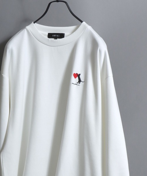 ANPAS(アンパス)の「ANPAS Exclusive Ponte Long-Sleeve Tee with Cat & Heart Embroidery / ANPAS別注 ポンチ ネコハート刺繍ロンT 長袖 ロングスリーブT ねこ 猫 カットソー レディース メンズ ユニセックス オーバーサイズ(Tシャツ/カットソー・メンズ・ホワイト系1/ブラック系1/ホワイト系2/ブラック系2/ホワイト系3/ブラック系3/ホワイト系4/ブラック系4・M/L)」の3枚目の写真