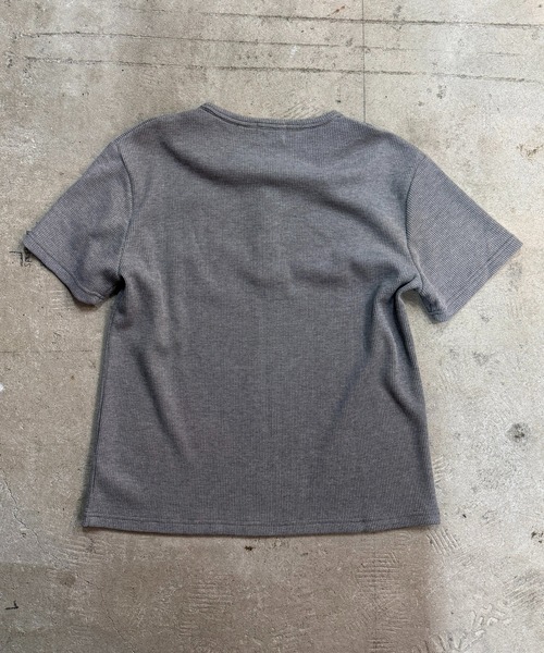 Coffee & Cigarettes(コーヒーアンドシガレッツ)の「6D8 【STANDARD FIT】Waffle Henley T-Shirt スタンダードフィット ワッフルヘンリーネックTシャツ(Tシャツ/カットソー・メンズ・グレー/ホワイト/ブラック・M/XL/L)」の11枚目の写真