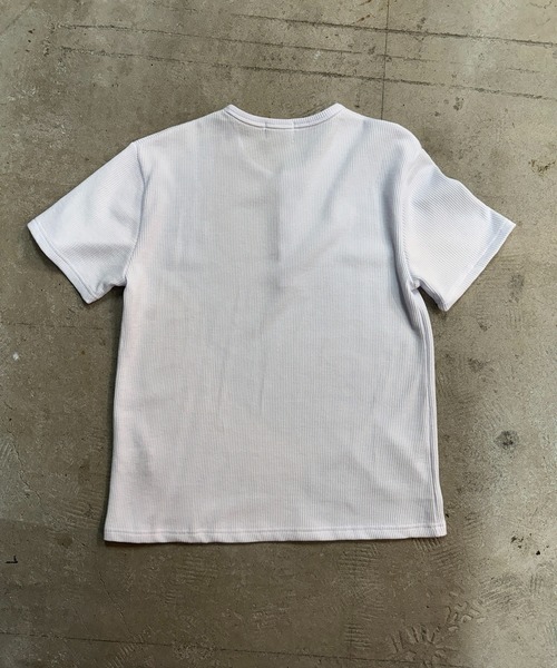 Coffee & Cigarettes(コーヒーアンドシガレッツ)の「6D8 【STANDARD FIT】Waffle Henley T-Shirt スタンダードフィット ワッフルヘンリーネックTシャツ(Tシャツ/カットソー・メンズ・グレー/ホワイト/ブラック・M/XL/L)」の5枚目の写真