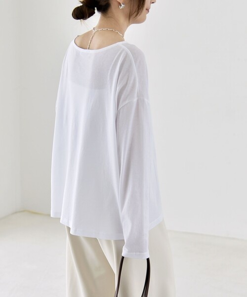 quaranciel(カランシエル)の「quaranciel:〈手洗い可能〉シアー コットン ボートネック ルーズ ロンTEE(Tシャツ/カットソー・レディース・ブラック/オフホワイト/ブラウン・ONE SIZE)」の8枚目の写真
