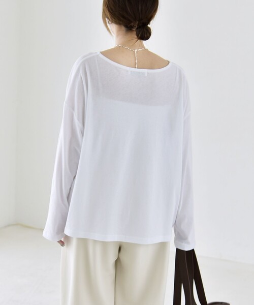 quaranciel(カランシエル)の「quaranciel:〈手洗い可能〉シアー コットン ボートネック ルーズ ロンTEE(Tシャツ/カットソー・レディース・ブラック/オフホワイト/ブラウン・ONE SIZE)」の9枚目の写真
