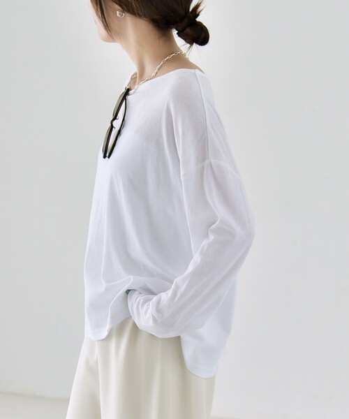 quaranciel(カランシエル)の「quaranciel:〈手洗い可能〉シアー コットン ボートネック ルーズ ロンTEE(Tシャツ/カットソー・レディース・ブラック/オフホワイト/ブラウン・ONE SIZE)」の10枚目の写真