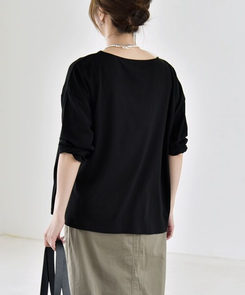 quaranciel(カランシエル)の「quaranciel:〈手洗い可能〉シアー コットン ボートネック ルーズ ロンTEE(Tシャツ/カットソー・レディース・ブラック/オフホワイト/ブラウン・ONE SIZE)」の17枚目の写真