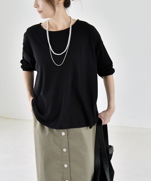 quaranciel(カランシエル)の「quaranciel:〈手洗い可能〉シアー コットン ボートネック ルーズ ロンTEE(Tシャツ/カットソー・レディース・ブラック/オフホワイト/ブラウン・ONE SIZE)」の19枚目の写真