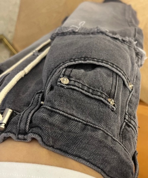 CHUN CHUN NOTES(チュンチュンノーツ)の「26SS/レイヤード風フリンジワイドデニムパンツ(デニムパンツ・レディース・ブルー/ブラック・S/L/M)」の19枚目の写真
