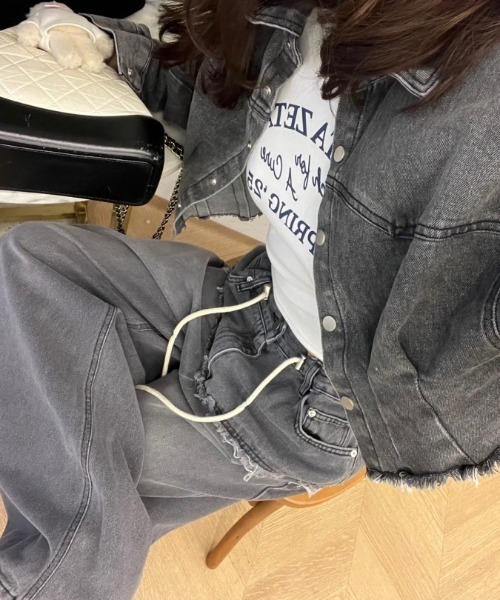 CHUN CHUN NOTES(チュンチュンノーツ)の「26SS/レイヤード風フリンジワイドデニムパンツ(デニムパンツ・レディース・ブルー/ブラック・S/L/M)」の21枚目の写真