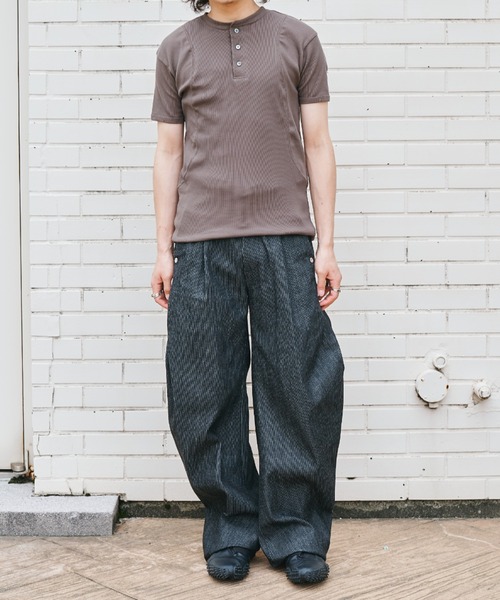CONZ(コンズ)の「curve leg trousers pique denim 2.0(デニムパンツ・メンズ・ストライプ・1/3/2)」の6枚目の写真