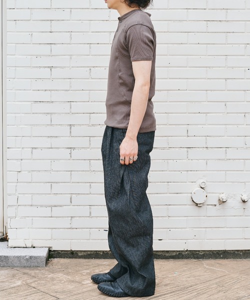 CONZ(コンズ)の「curve leg trousers pique denim 2.0(デニムパンツ・メンズ・ストライプ・1/3/2)」の7枚目の写真