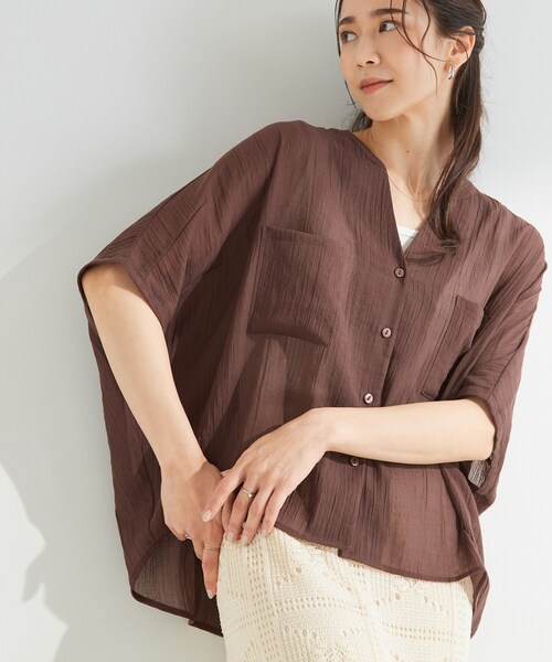 SHOO・LA・RUE（シューラルー）の「【洗濯機可】ナチュラルな風合いが魅力 シアードルマンブラウス（シャツ/ブラウス・レディース・ホワイト/ライトブルー/ブラウン系その他/イエロー系その他/ブラック/オレンジ・00）」の3枚目の写真