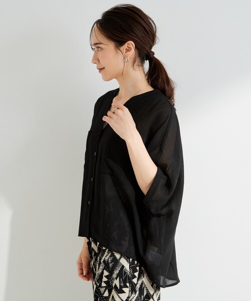 SHOO・LA・RUE（シューラルー）の「【洗濯機可】ナチュラルな風合いが魅力 シアードルマンブラウス（シャツ/ブラウス・レディース・ホワイト/ライトブルー/ブラウン系その他/イエロー系その他/ブラック/オレンジ・00）」の10枚目の写真